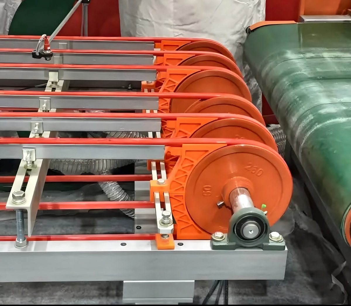 Conveyor pulleys and round belts, photo 1 of 1