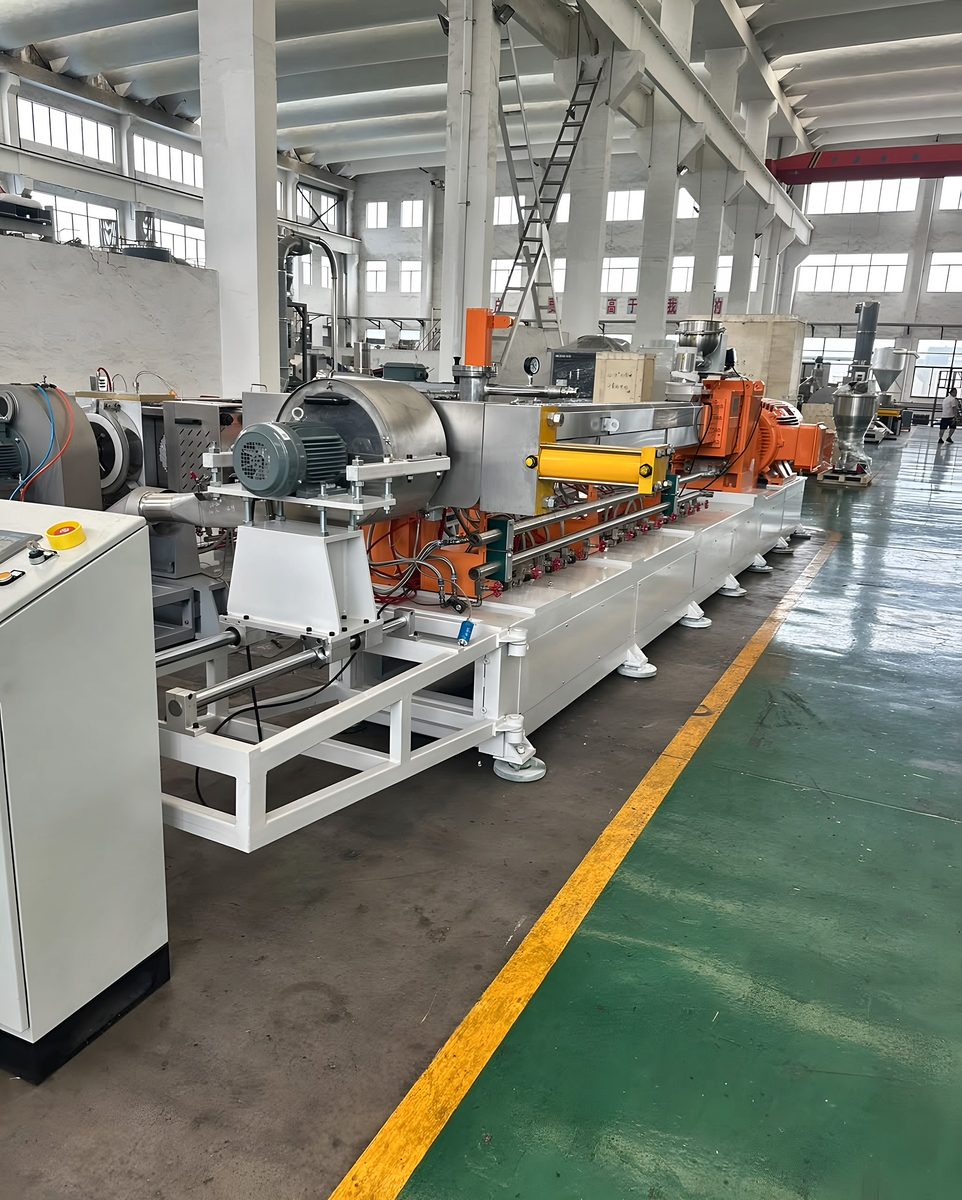 Plastic Production Lines, photo 5 of 8